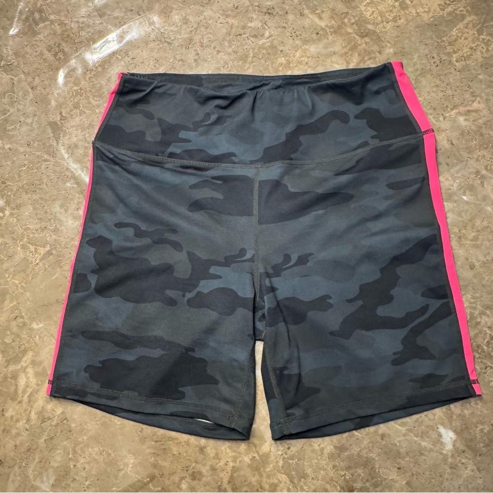 Reebok women’s biker shorts leggings size xl
In great condition 
Activewear